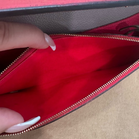 LOUIS VUITTON WALLET - Picture 7 of 11